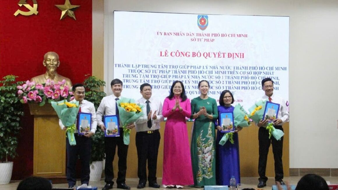 Ông Huỳnh Tấn Đạt làm Giám đốc Trung tâm Trợ giúp pháp lý Nhà nước TP.HCM