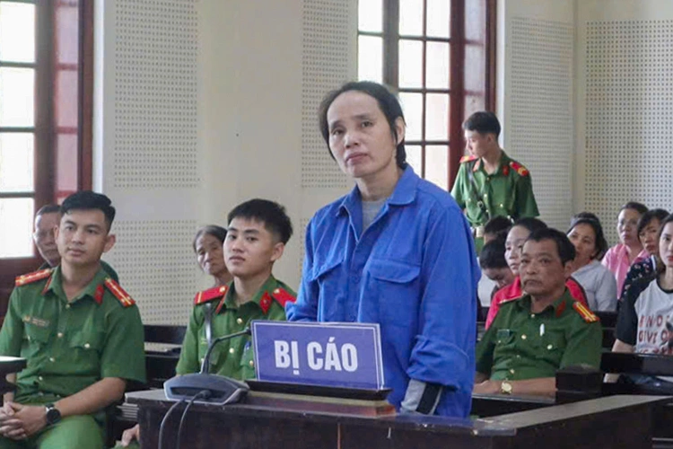 Bị phạt hơn 3 năm tù vì ‘đăng tin sai sự thật’ trên Facebook