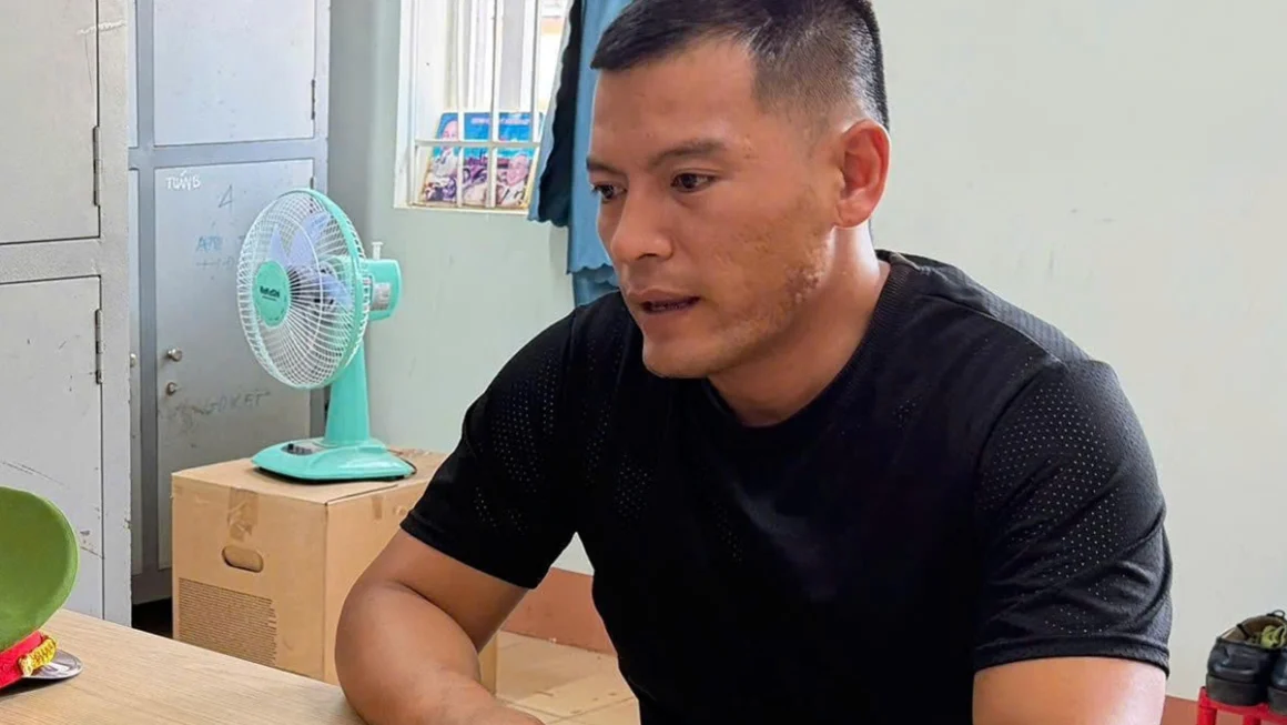 Bị tạm giữ sau cú đạp ngã chồng cũ của bạn gái